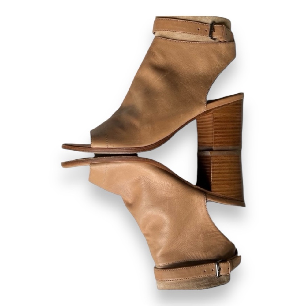 Vince JANE peep toe block heel ankle bootie  Size 7 Narrow 7N beige - Picture 9 of 11